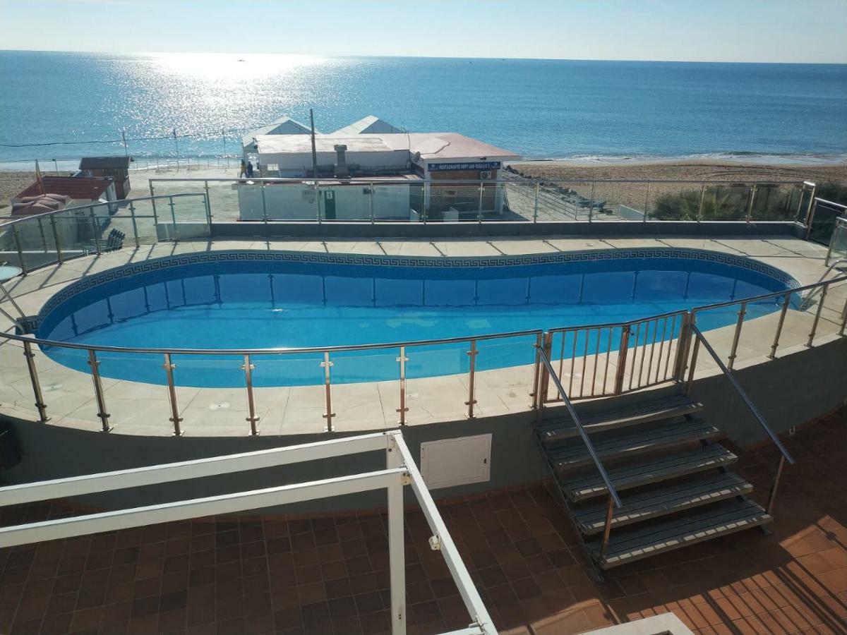 Islantilla-Apartamento con piscina y garaje en primera línea de playa Isla Cristina Exterior foto